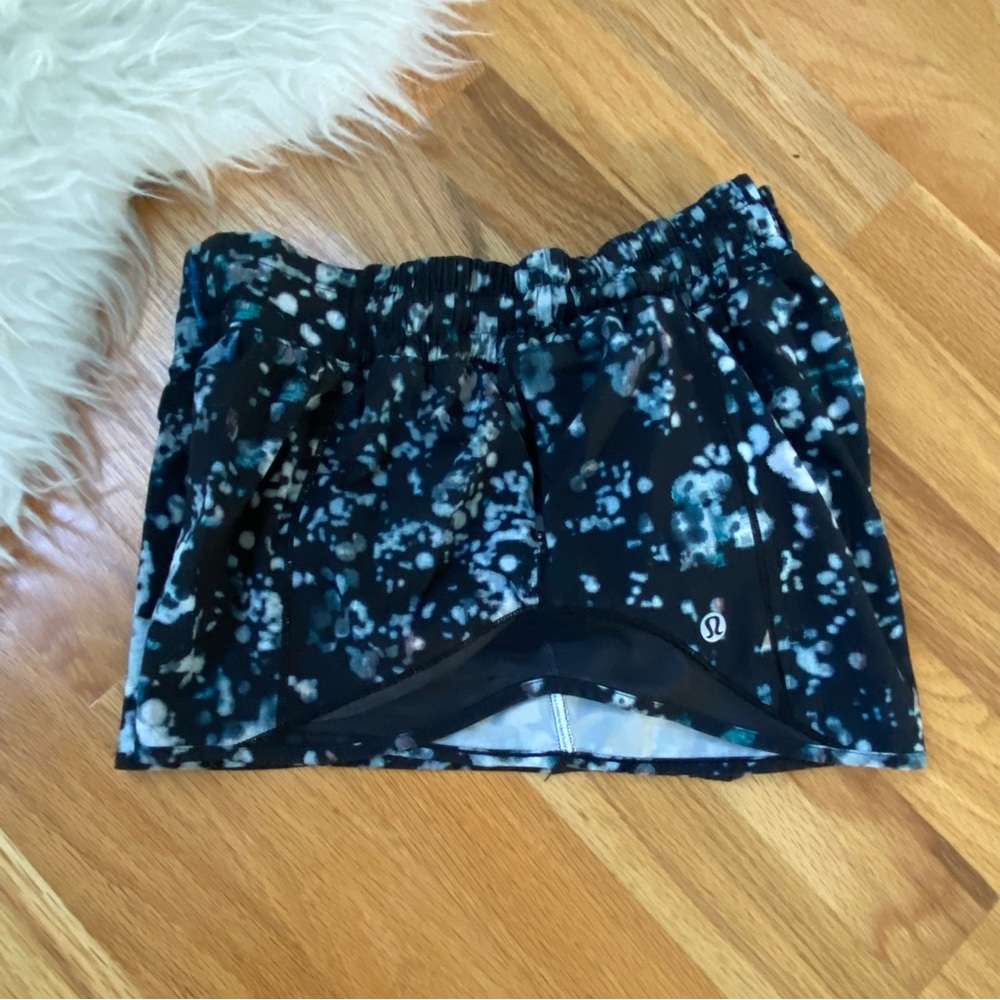 Lululemon Hotty Hot Short II Black Pixel Haze Multi EUC - Picture 6 of 13
